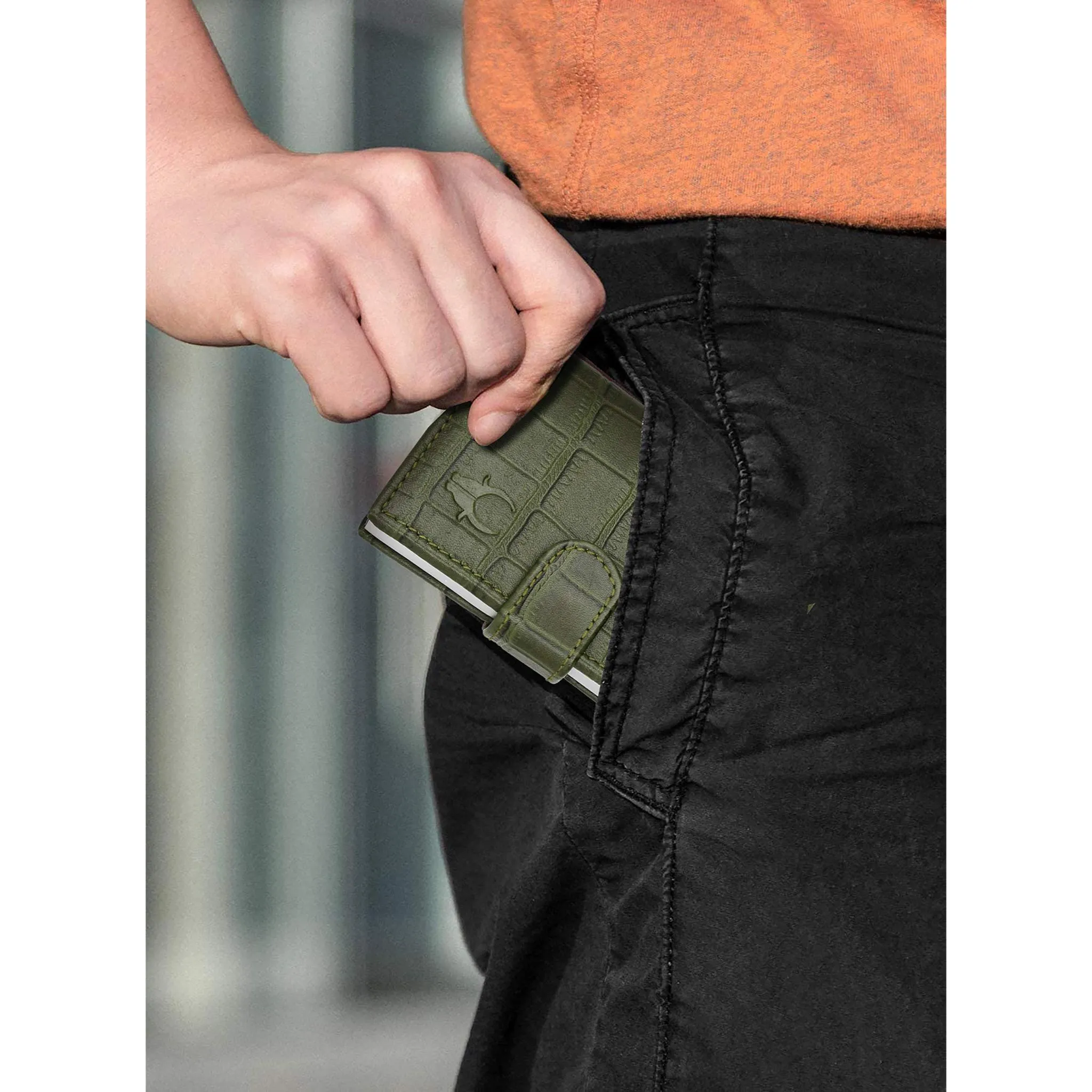 ARNOLD RFID Protected Leather Card Holder for Men
