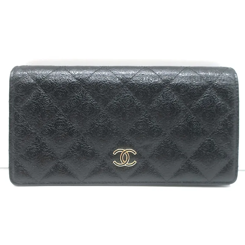 Chanel Camellia-Embossed Quilted Leather L Yen Continental Wallet Black