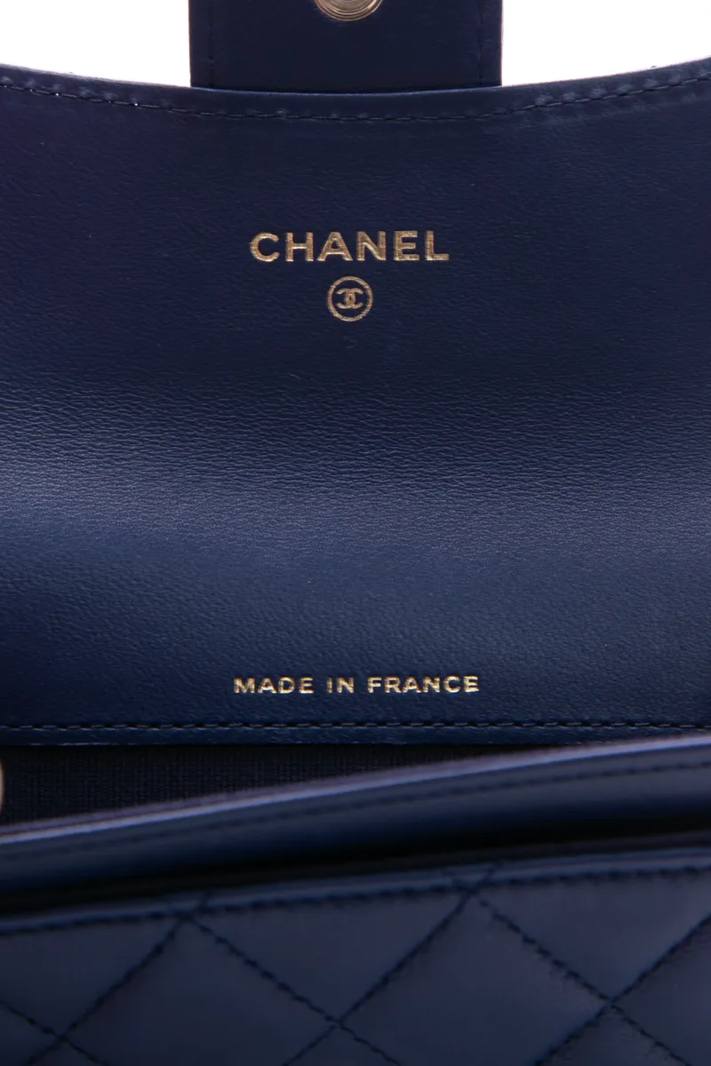 Classic Flap Card Holder