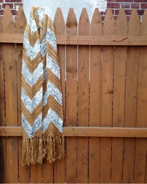 Divisa Scarf Pattern by Nina Rose Pelc