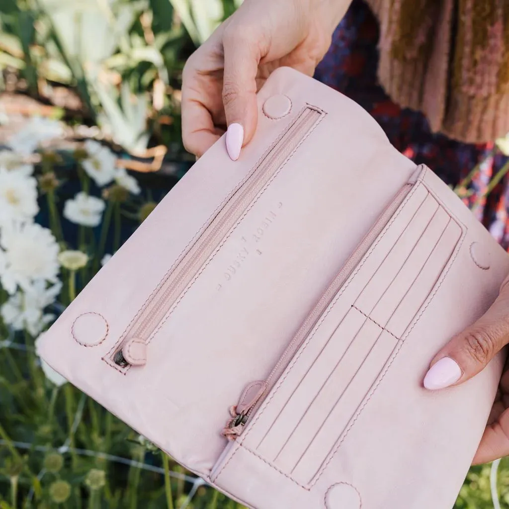 DUSKY ROBIN Iris Purse - Sand