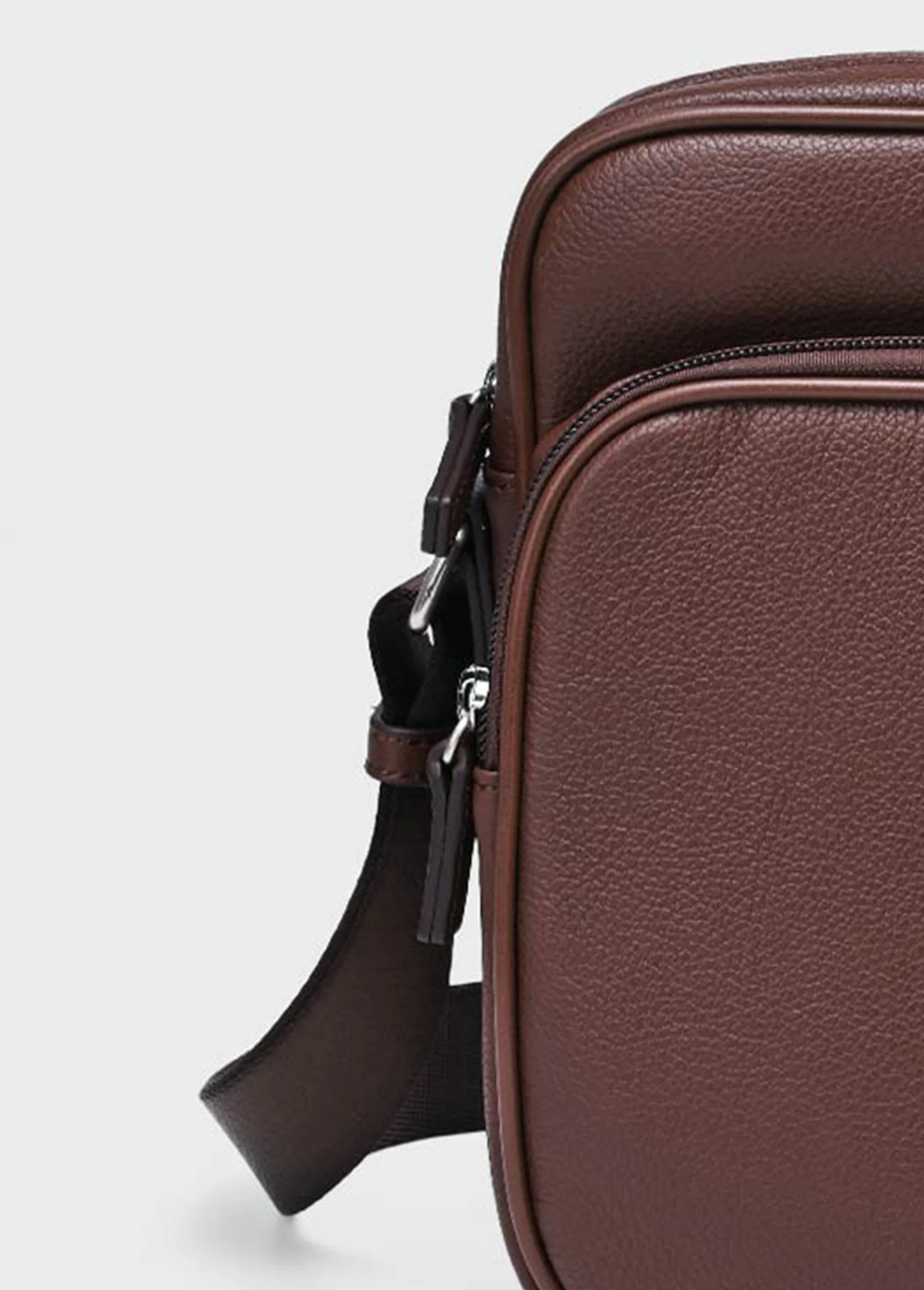 Elegant multi-pocket leather bag