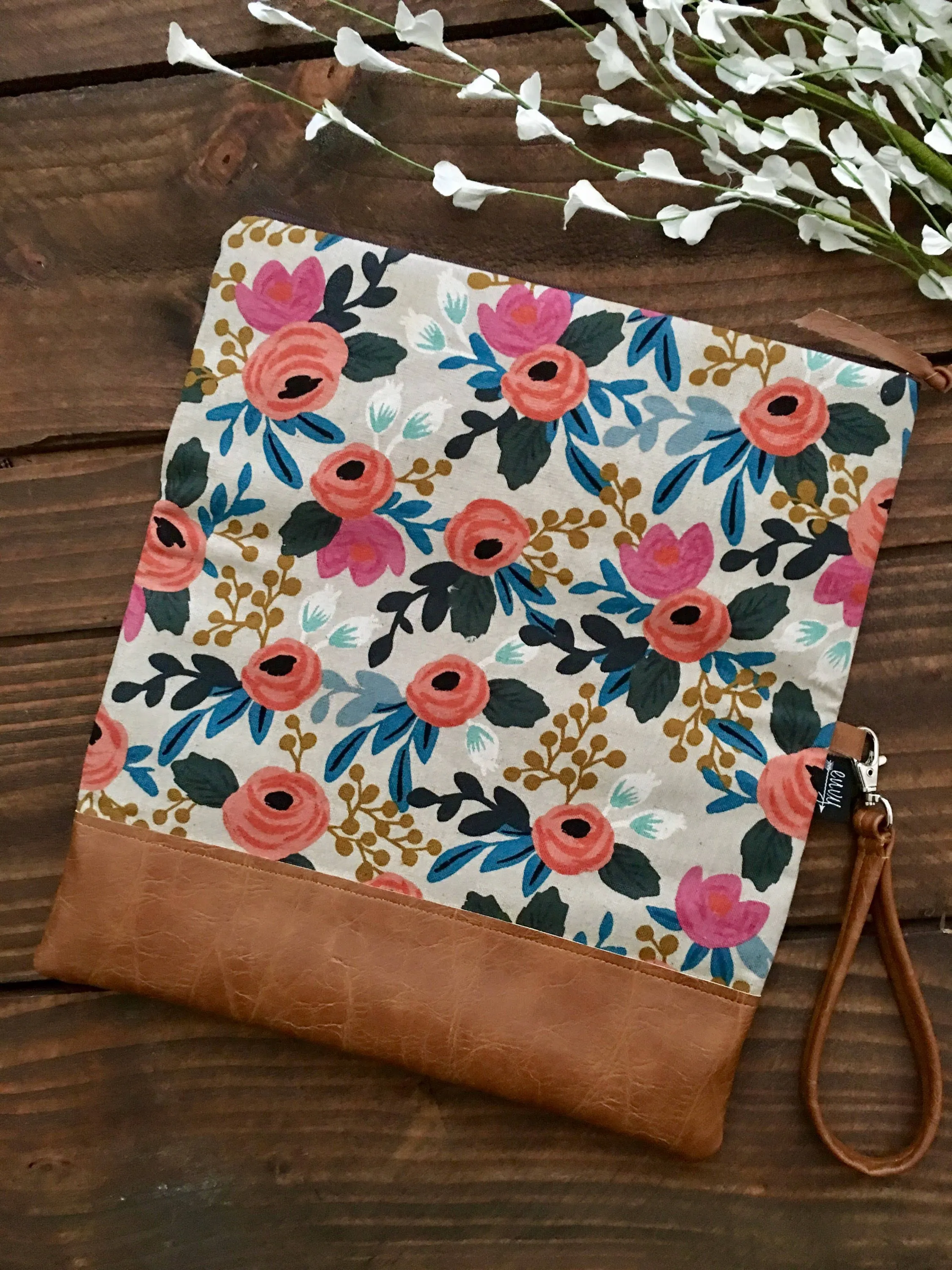 Fold Over Clutch - Coral Floral In Linen with Vegan Leather - Detachable Wristlet