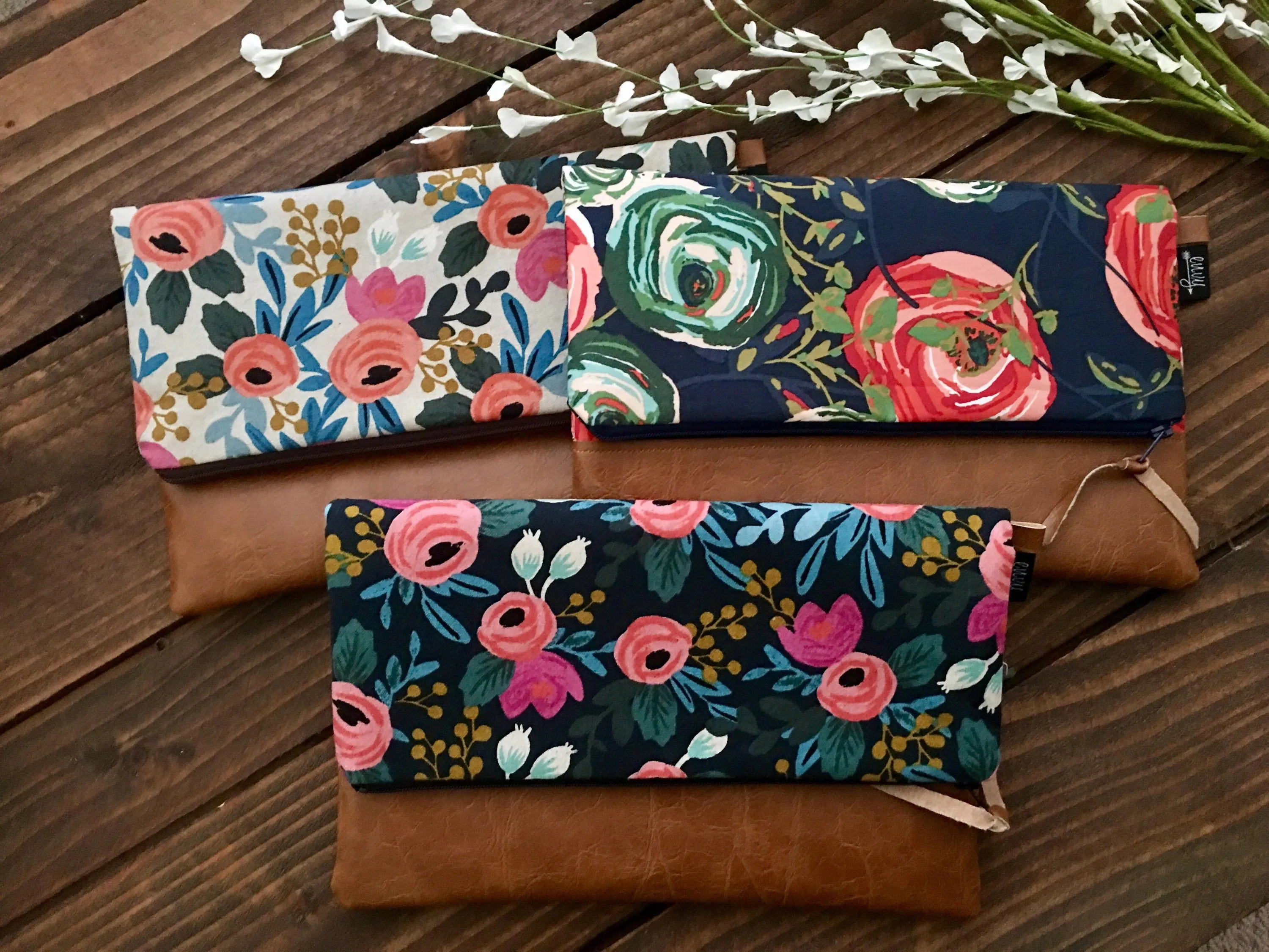 Fold Over Clutch - Coral Floral In Linen with Vegan Leather - Detachable Wristlet