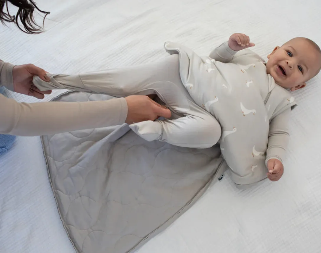 GunaMuna Quilted 4 Season 2.6 TOG Bamboo Premium Duvet Sleepsack in “Goose” : Sizes 3m to 36m
