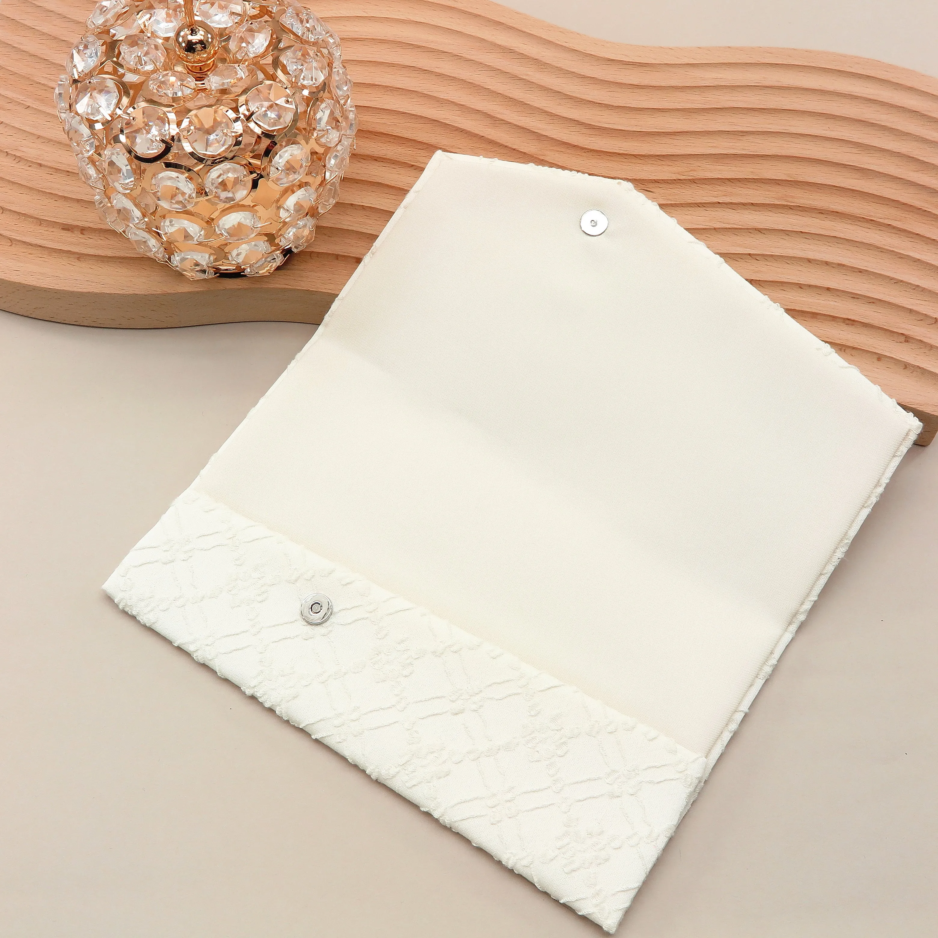Japanese Magnetic Pouch - Trellis , White tones | 10006-032