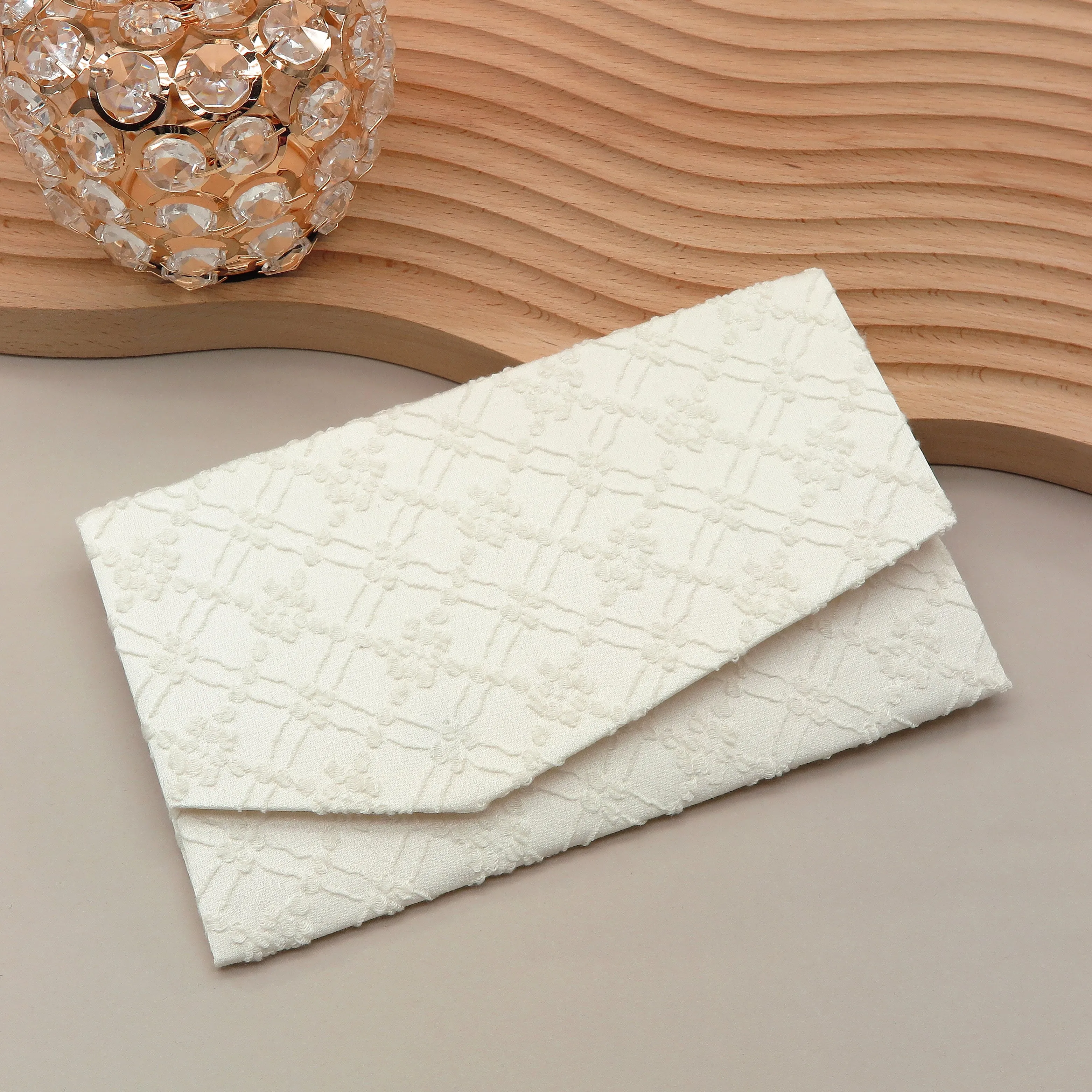Japanese Magnetic Pouch - Trellis , White tones | 10006-032