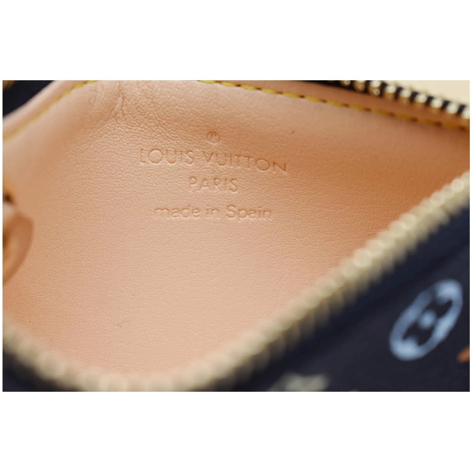 LOUIS VUITTON Pochette Key Cles Monogram Coin Case Multicolor