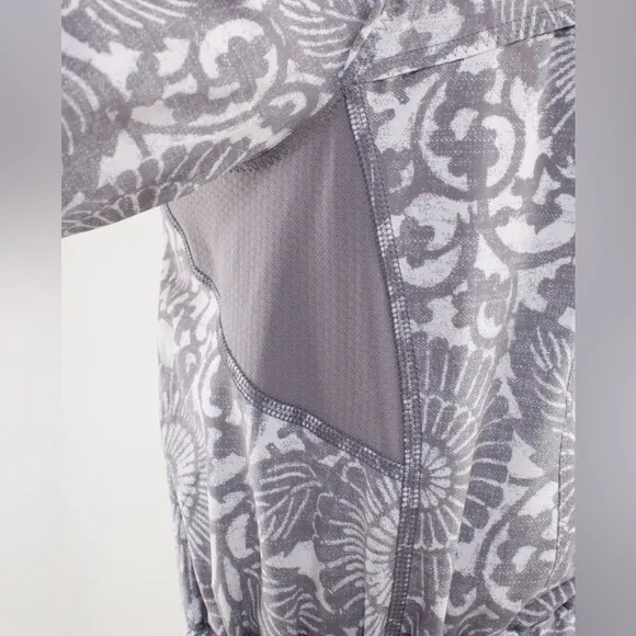 Lululemon | Travel To Track Jacket Beachy Floral White Fossil Athleisure Size 4