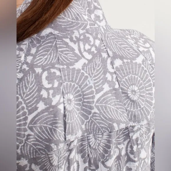 Lululemon | Travel To Track Jacket Beachy Floral White Fossil Athleisure Size 4