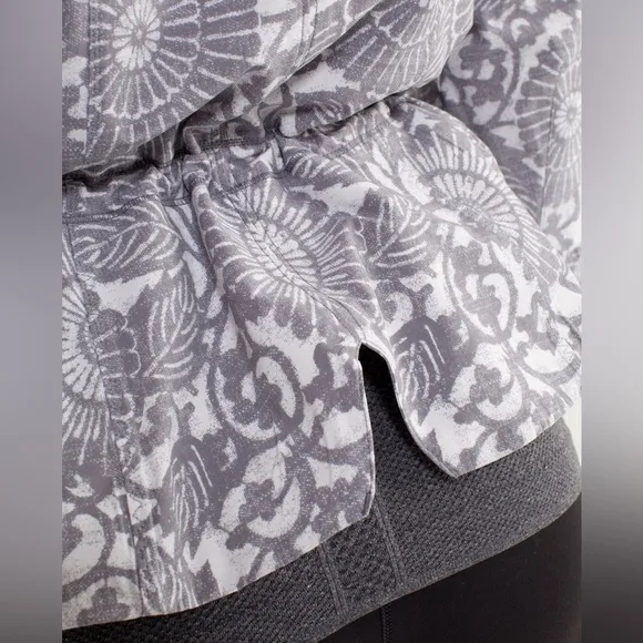 Lululemon | Travel To Track Jacket Beachy Floral White Fossil Athleisure Size 4