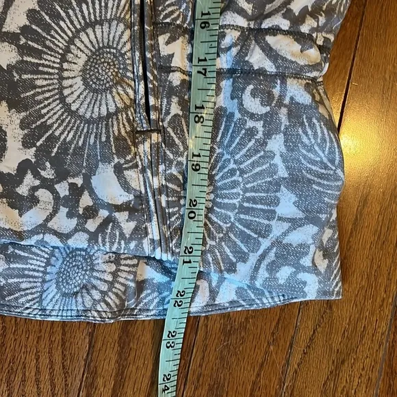 Lululemon | Travel To Track Jacket Beachy Floral White Fossil Athleisure Size 4