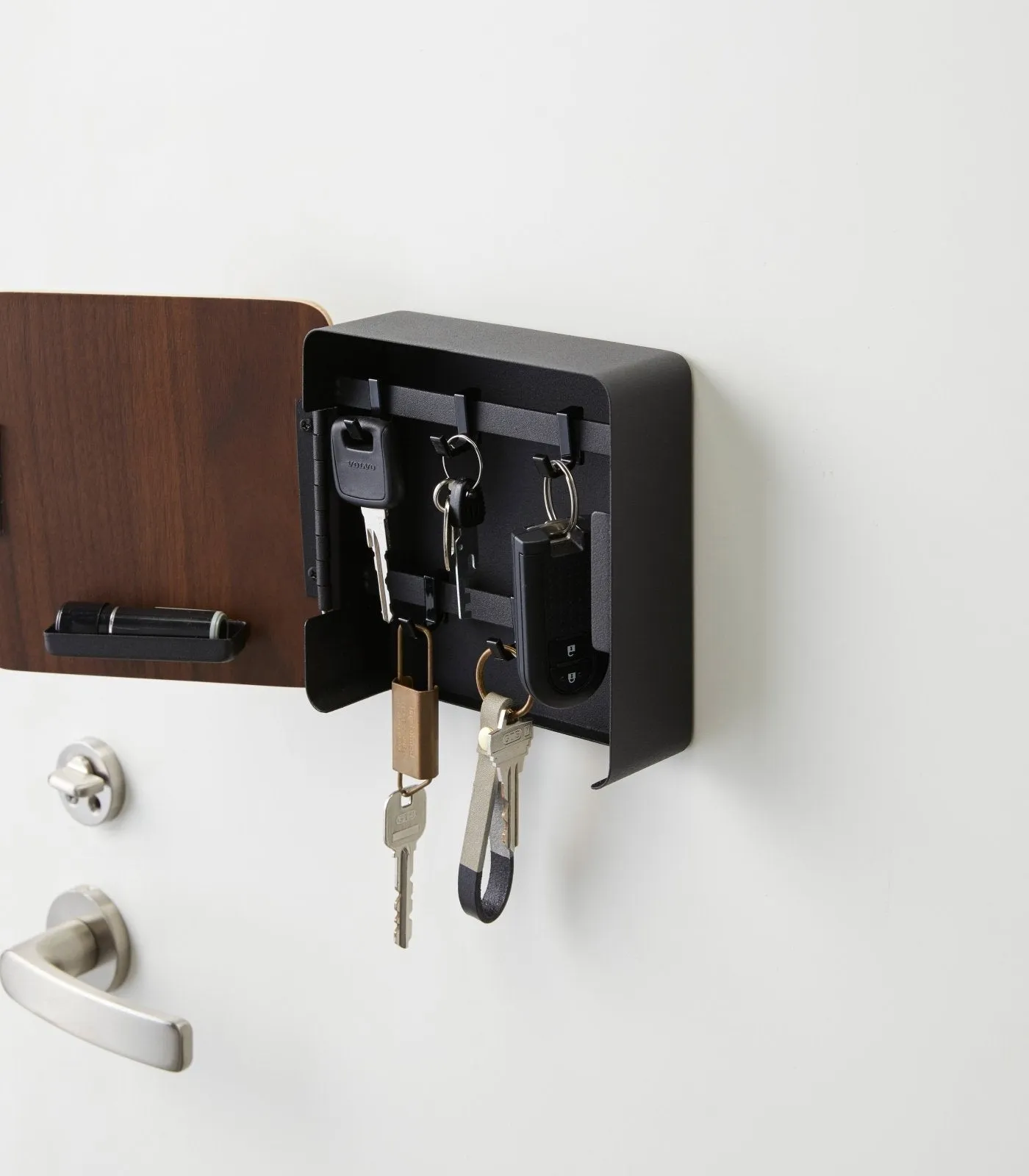 Magnetic Key Cabinet in Steel   Wood