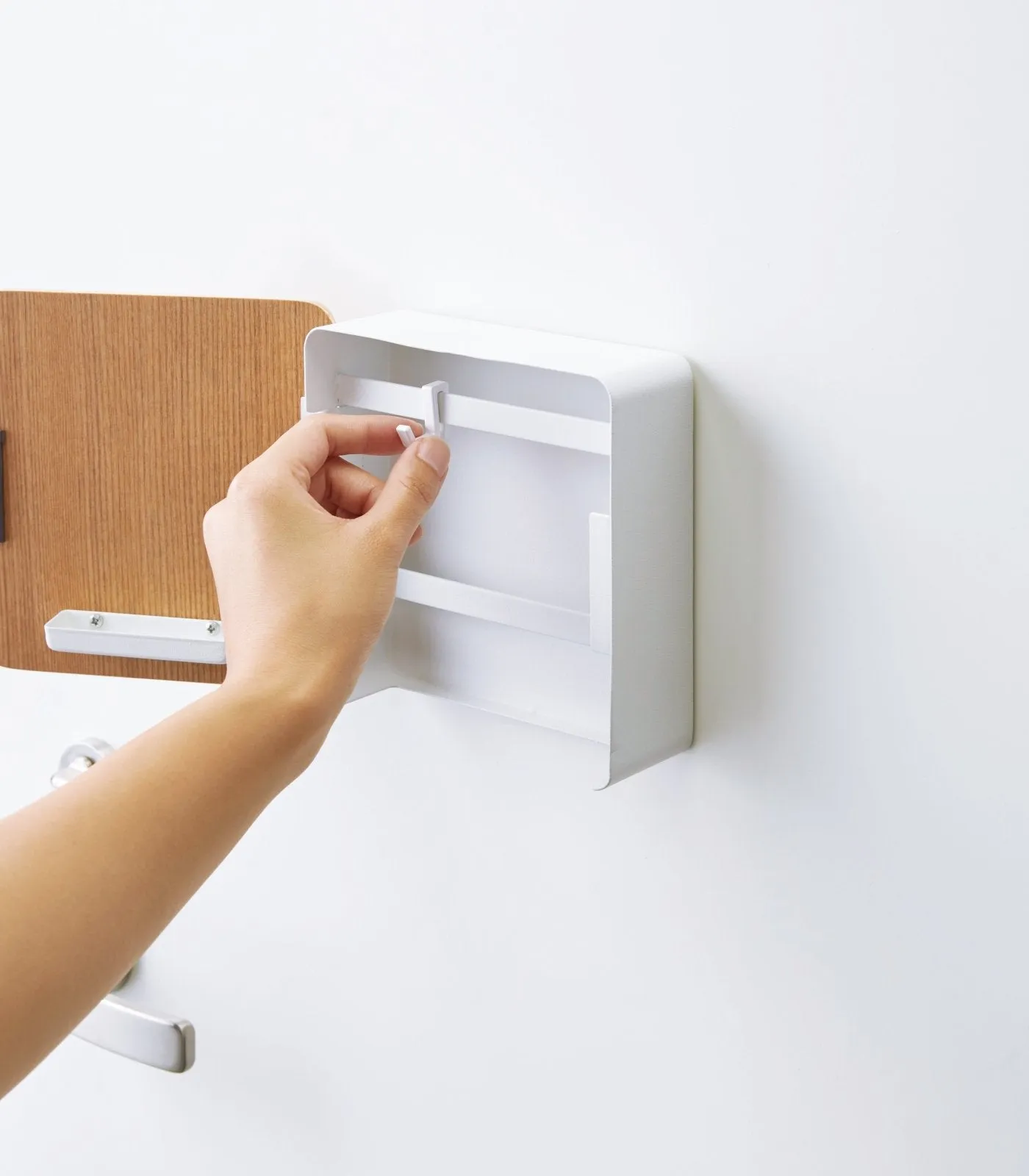 Magnetic Key Cabinet in Steel   Wood