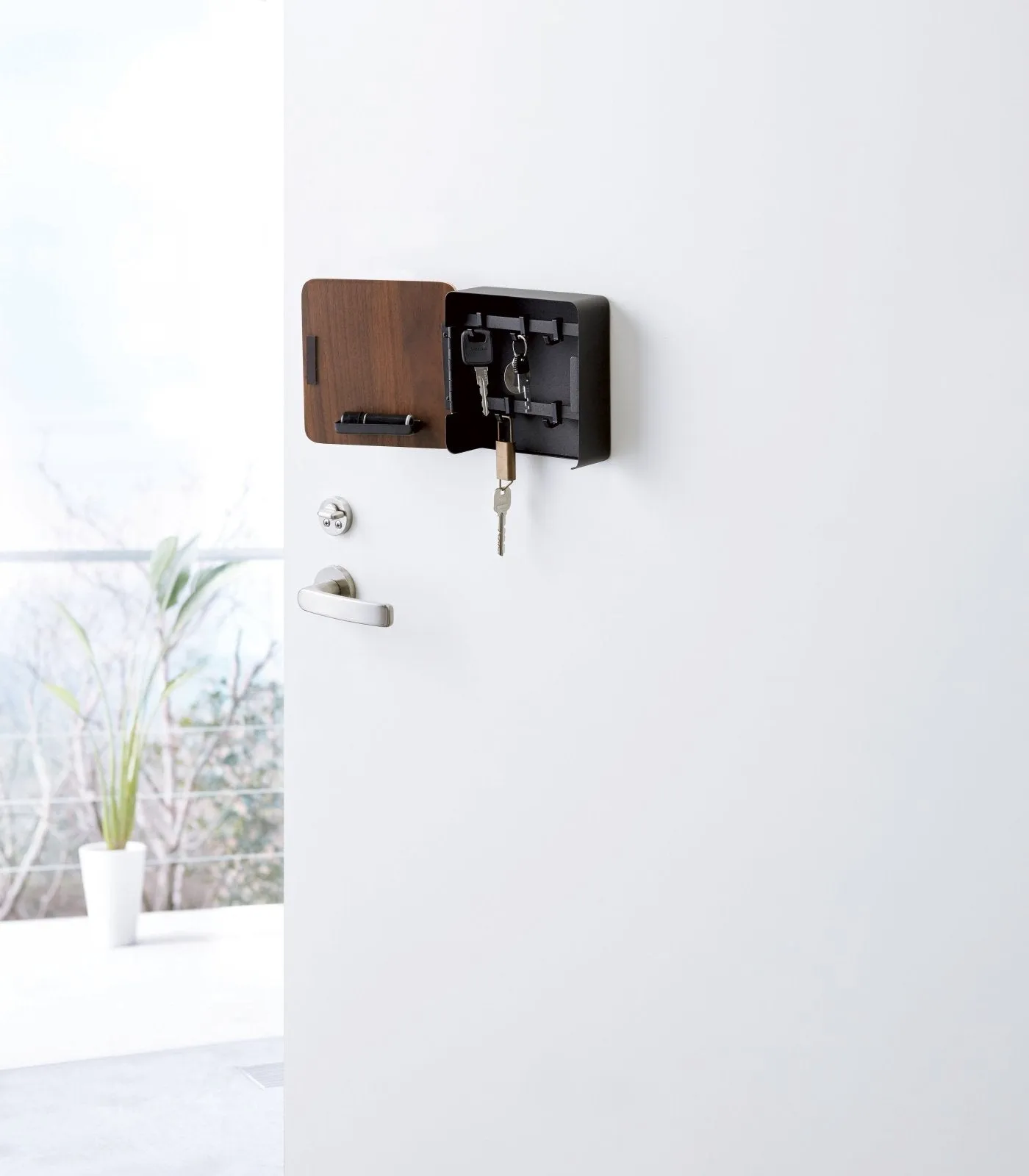 Magnetic Key Cabinet in Steel   Wood