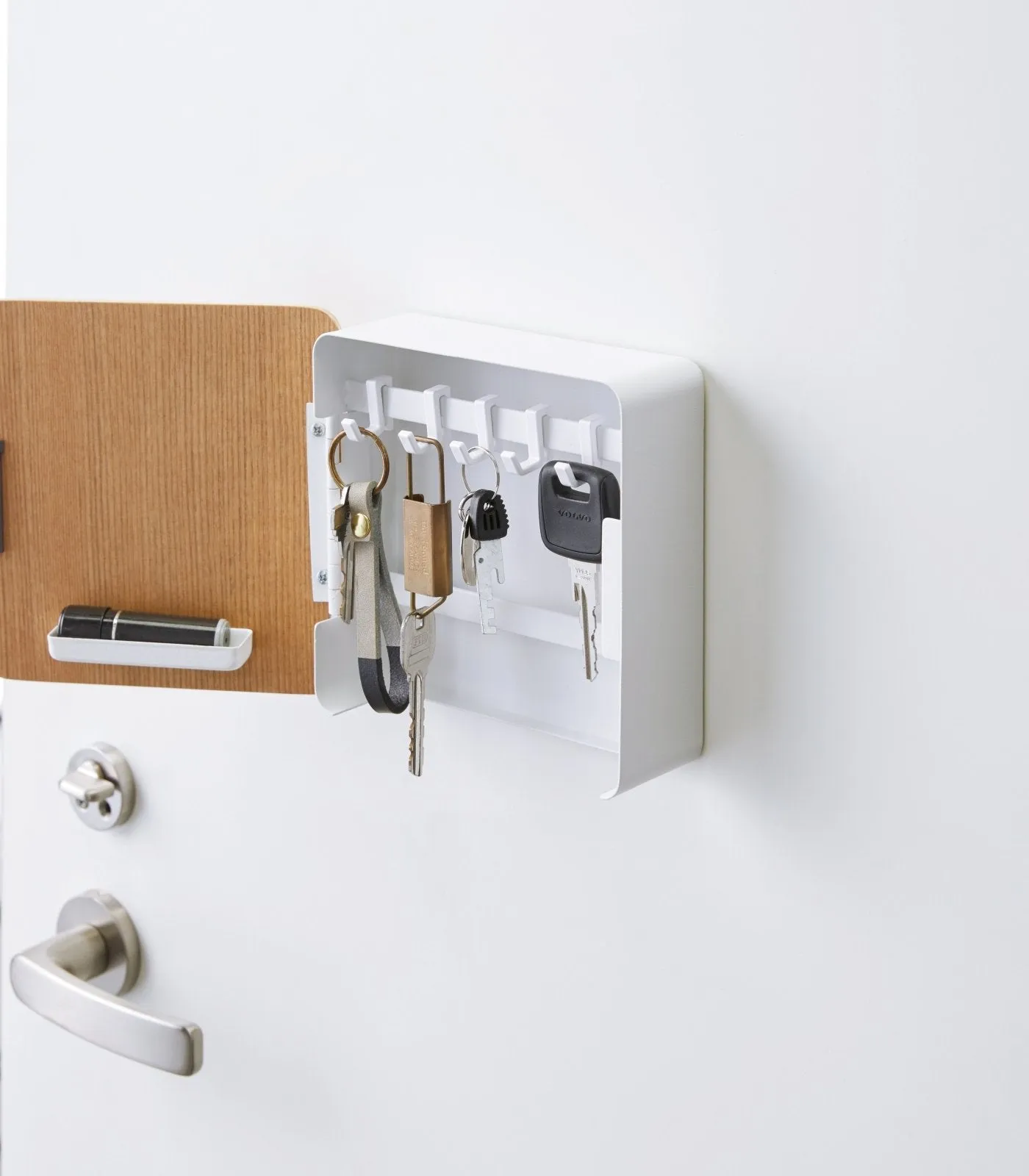 Magnetic Key Cabinet in Steel   Wood