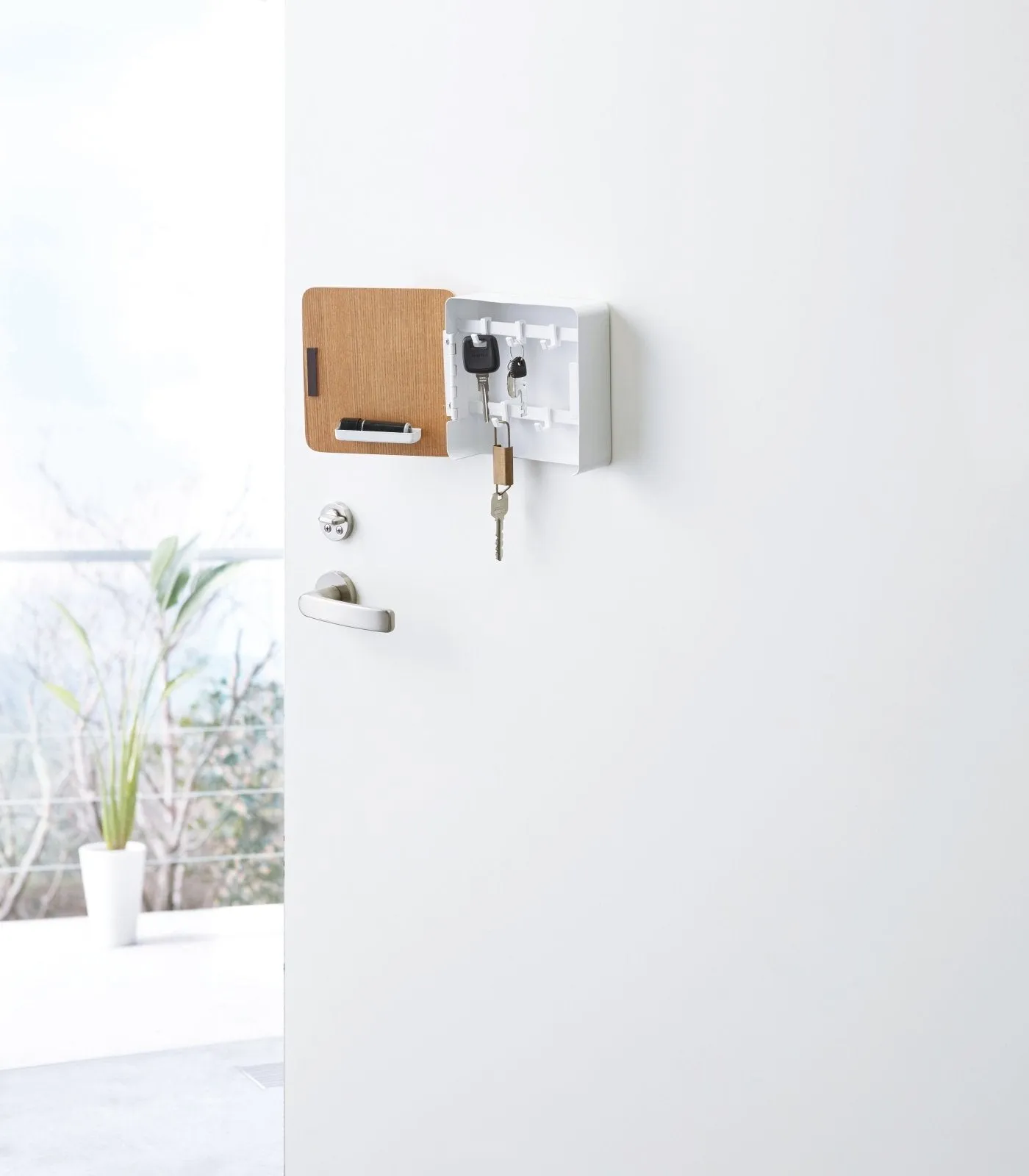 Magnetic Key Cabinet in Steel   Wood