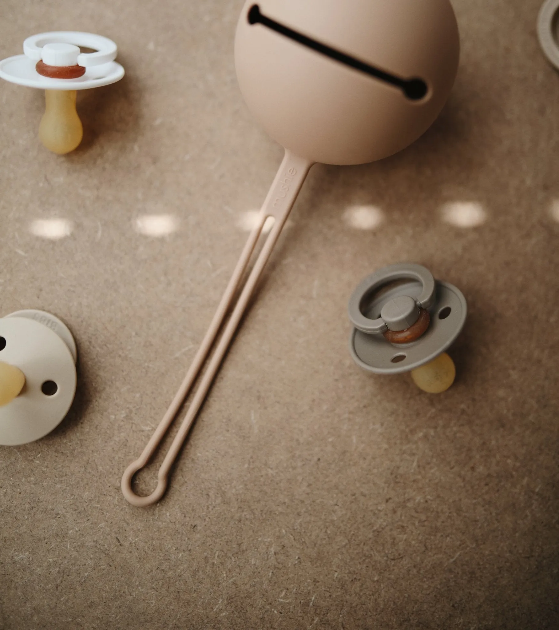 Mushie Pacifier Case (Blush)