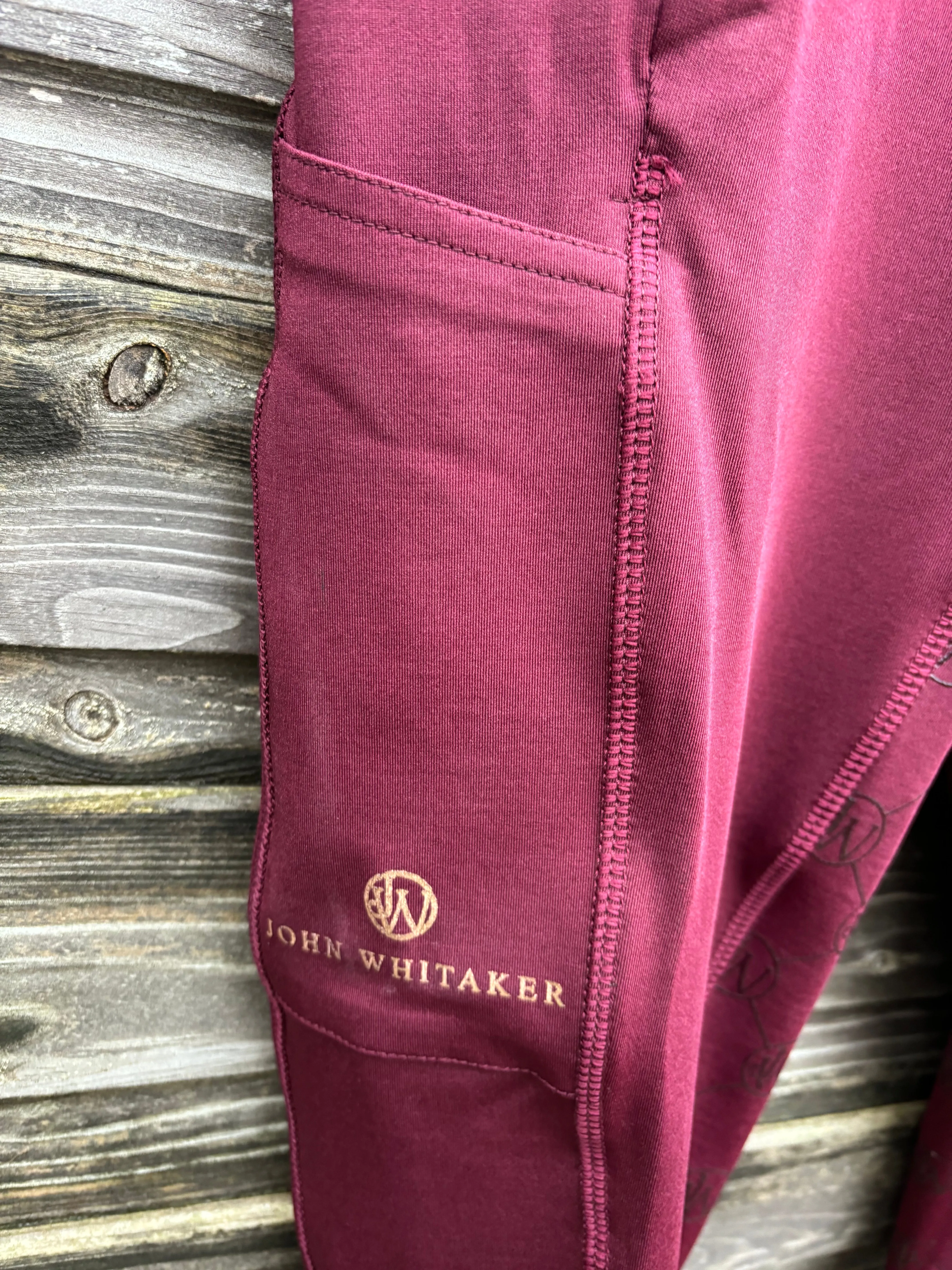 New John Whittaker burgundy riding tights with fill sticky seat ❣️