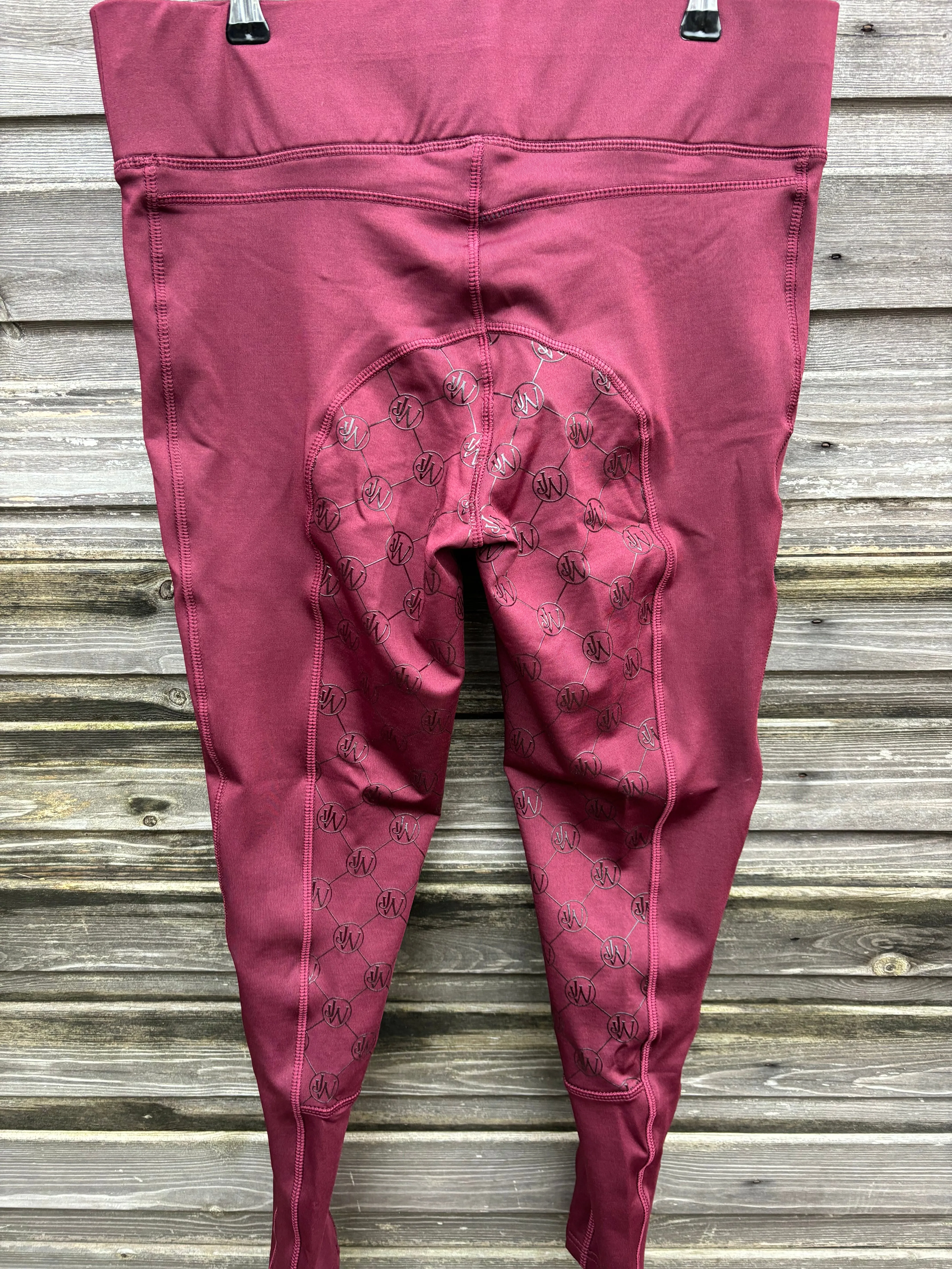 New John Whittaker burgundy riding tights with fill sticky seat ❣️