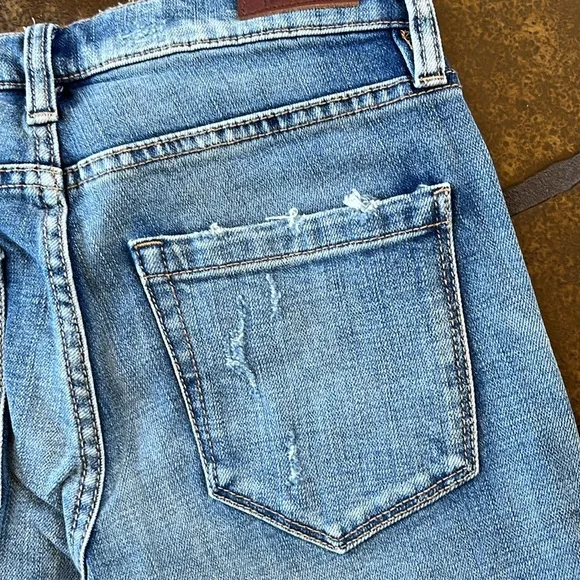 NWT Blank NYC The Bond Midrise Distressed Skinny Jean in Delaytionship