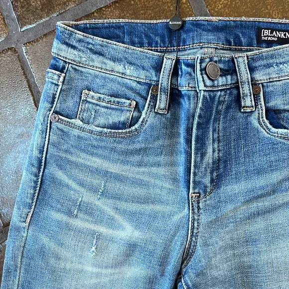 NWT Blank NYC The Bond Midrise Distressed Skinny Jean in Delaytionship