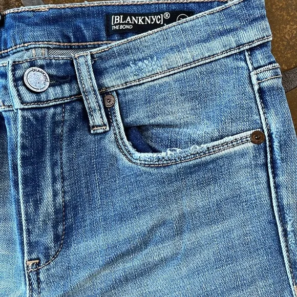 NWT Blank NYC The Bond Midrise Distressed Skinny Jean in Delaytionship