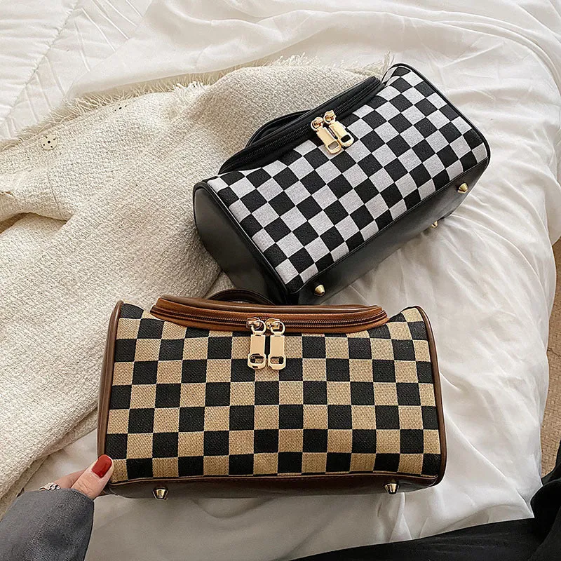 Portable And Simple Fashionable Capacity Solid Cosmetic Bags