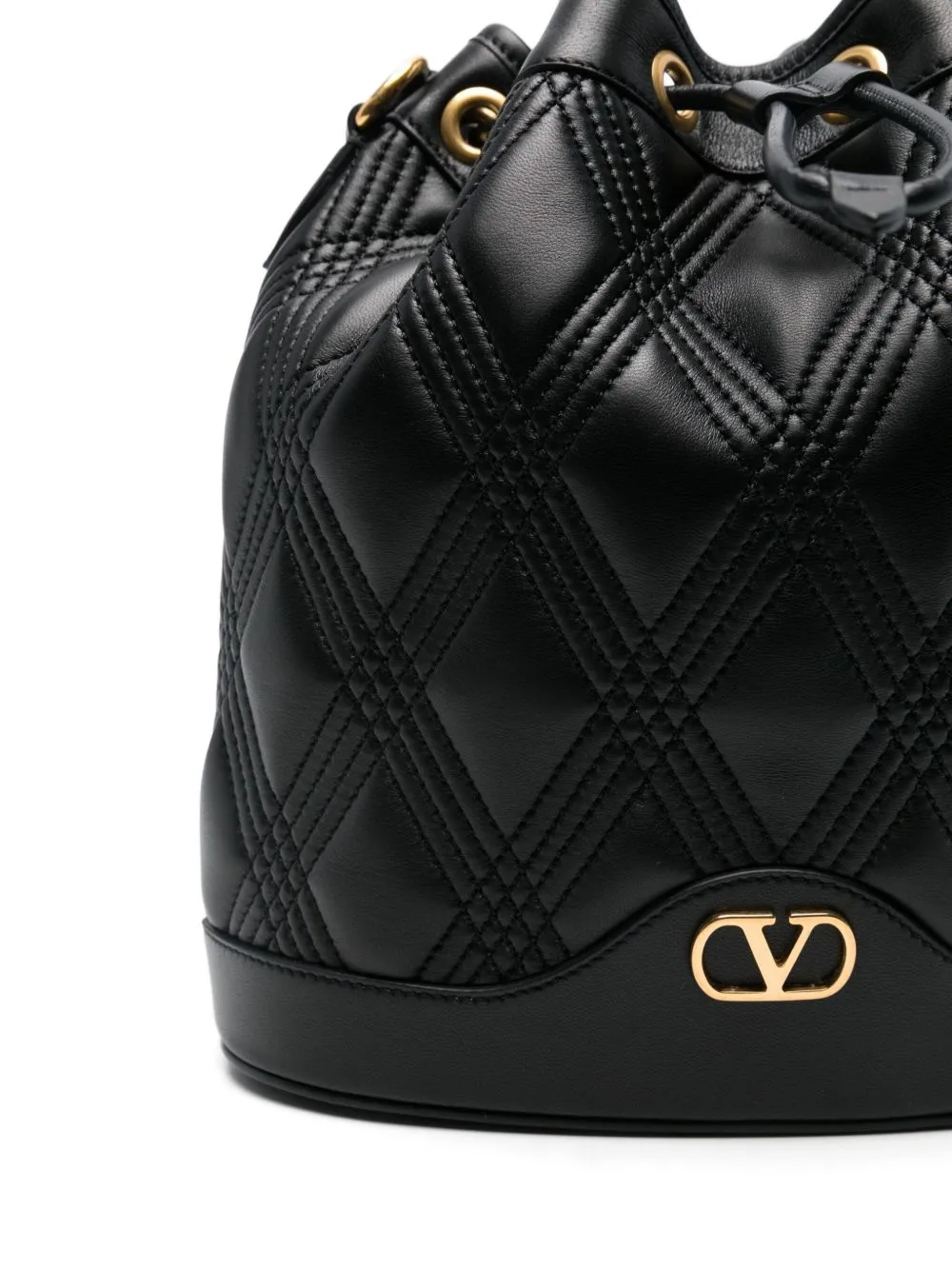 Quiltie 67 leather bucket bag