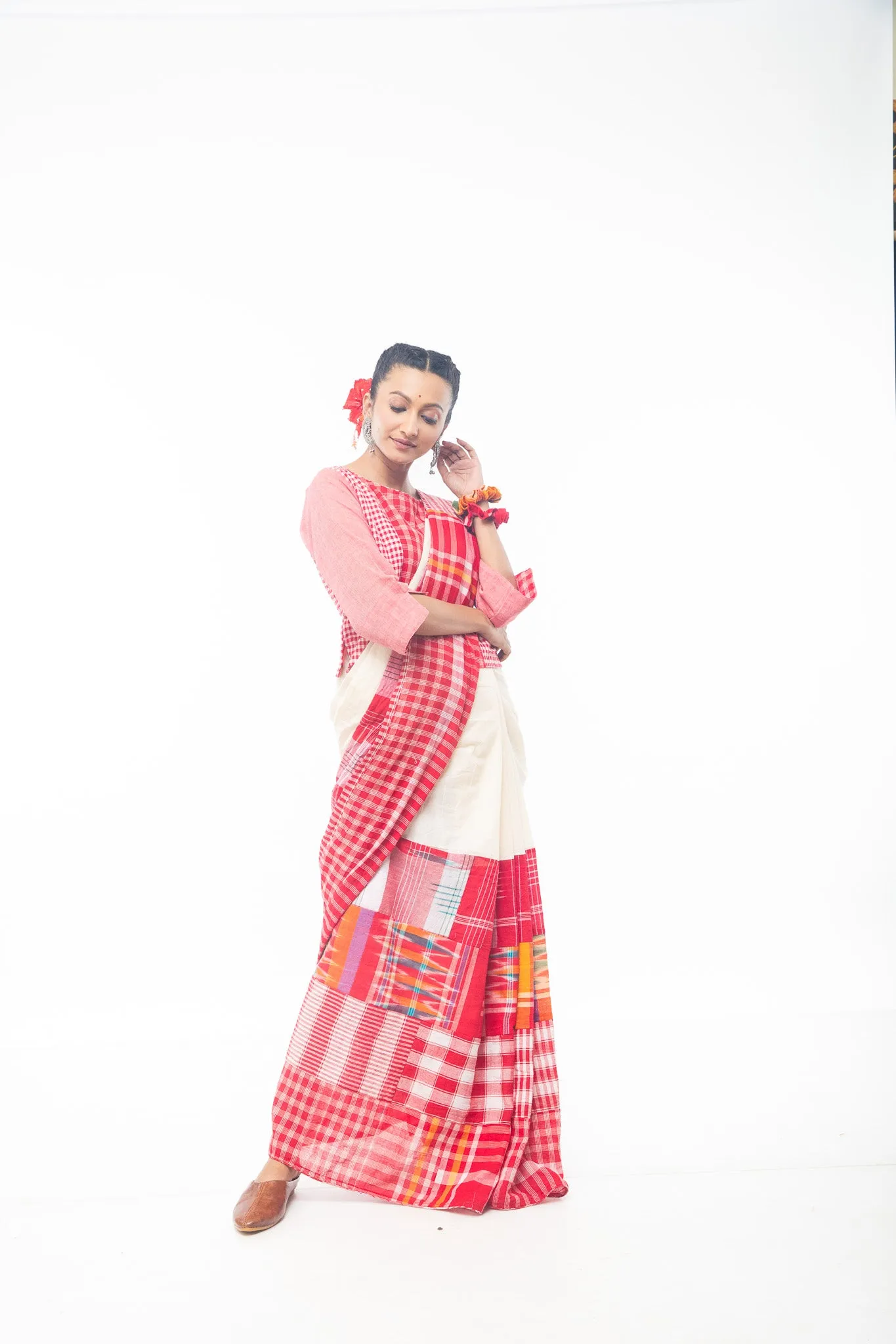Red & Whites Colour Blocking Saree