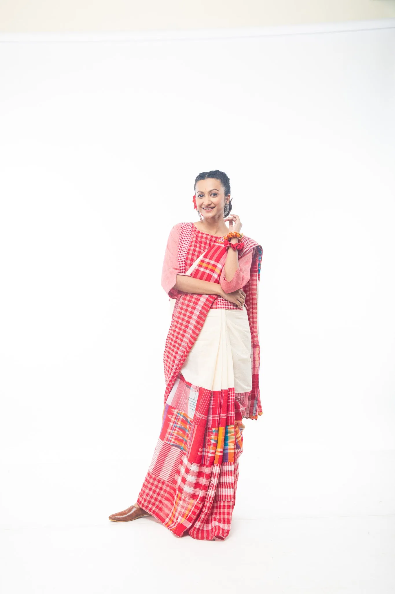 Red & Whites Colour Blocking Saree