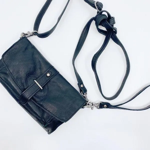 RUGGED HIDE Amelia Clutch - Black