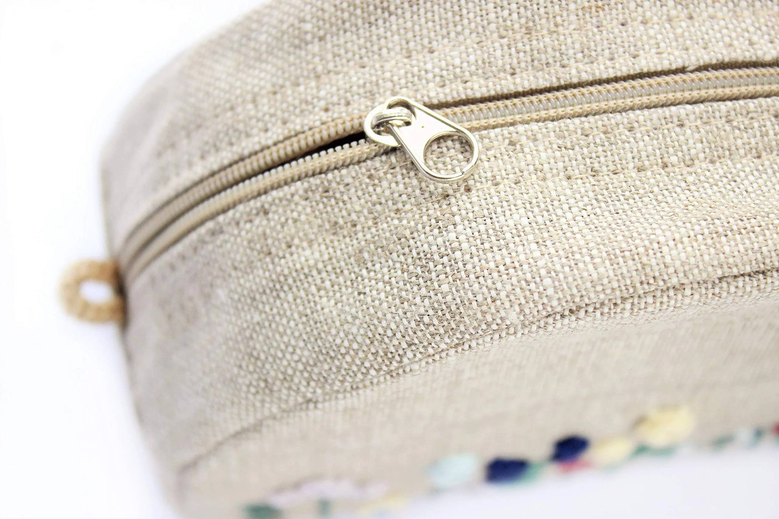 Small embroidered cosmetic bag Flowers embroidery makeup bag for women Floral makeup zipper pouch for bridesmaids