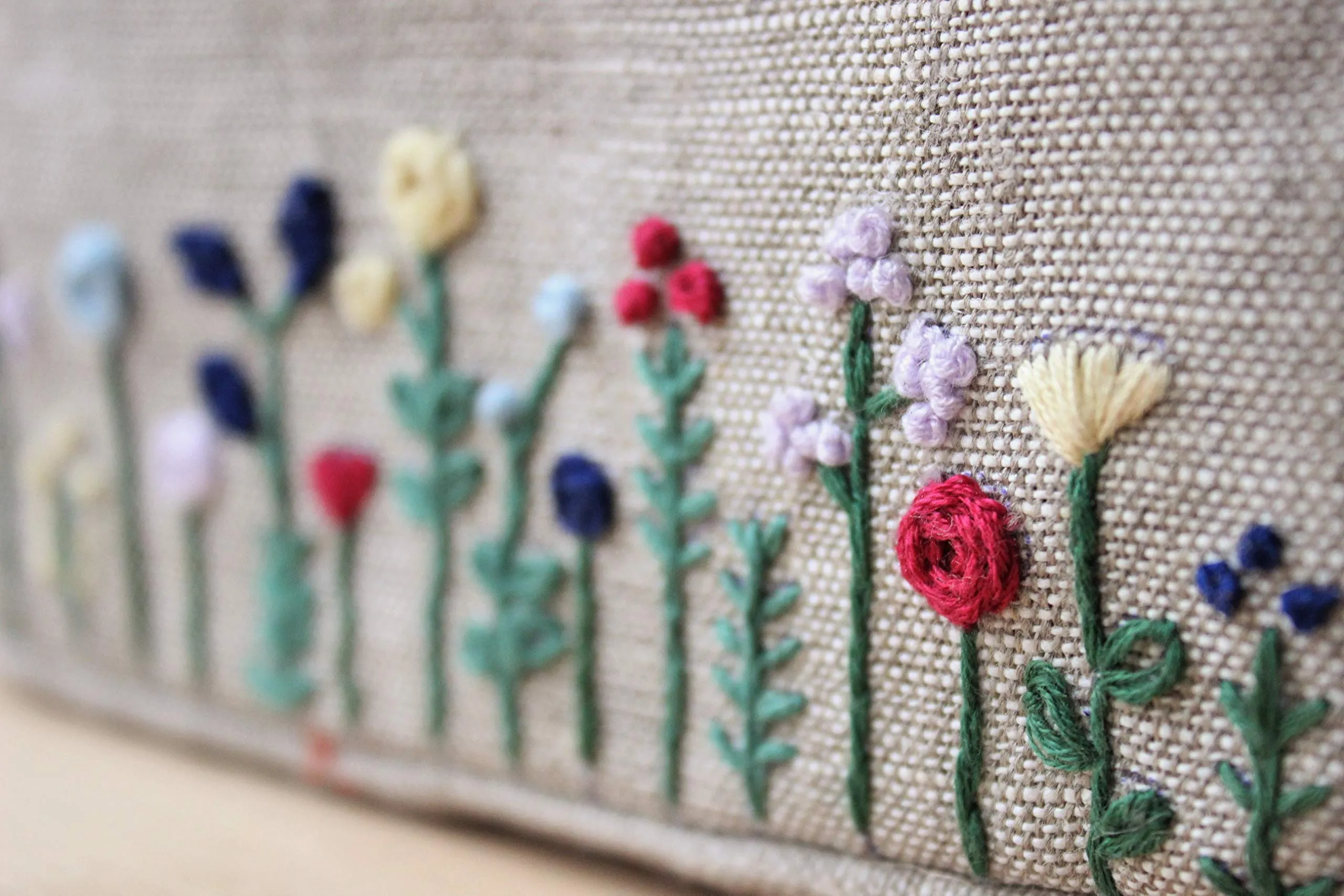 Small embroidered cosmetic bag Flowers embroidery makeup bag for women Floral makeup zipper pouch for bridesmaids