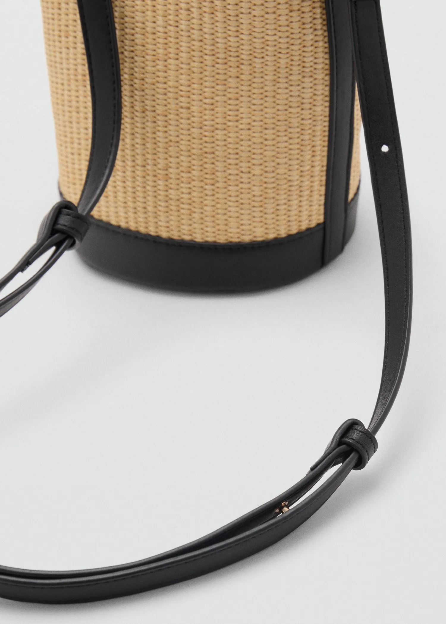 Small raffia-effect bucket bag